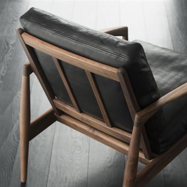Miyazaki Lounge Chair - objet trouvé